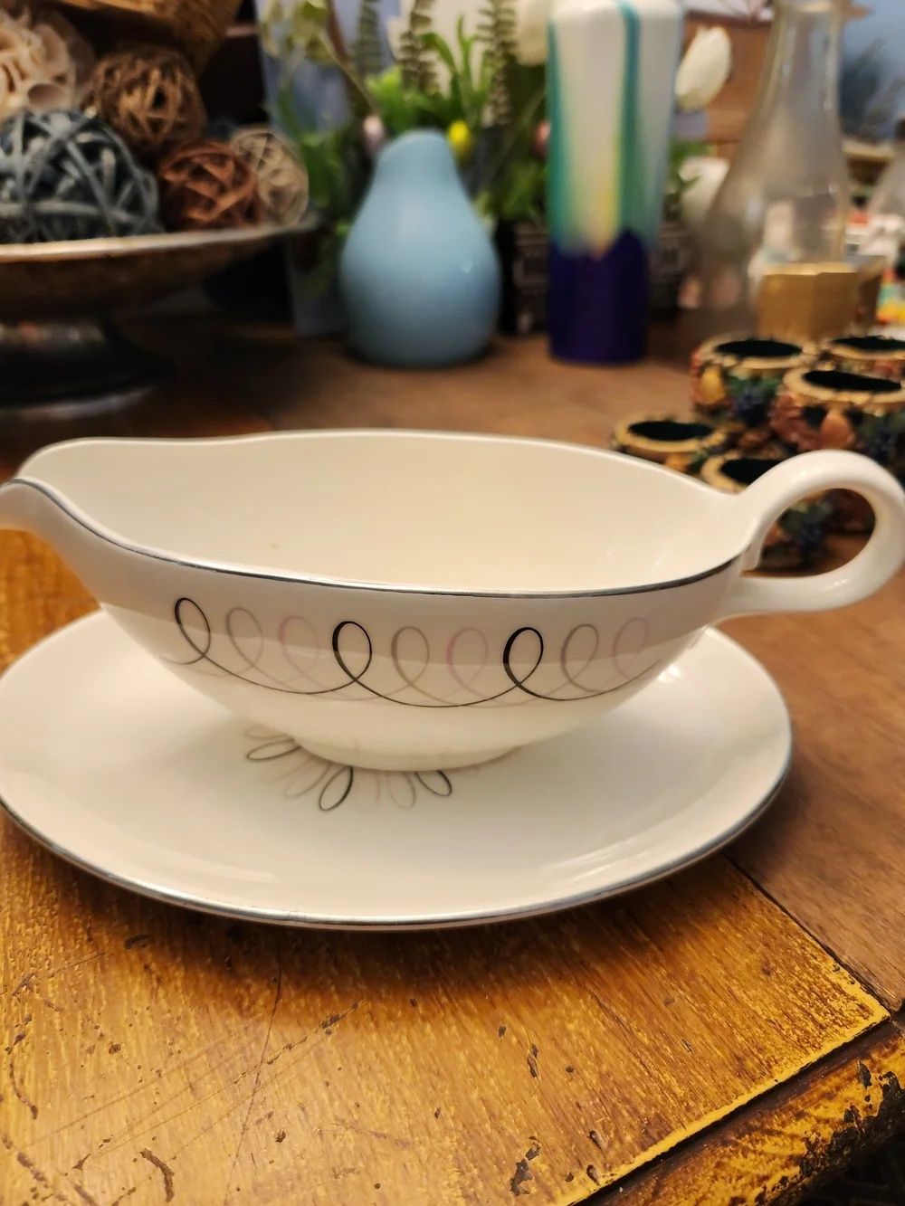 Cream Ceramic Gravy Boat with Saucer and Loop Accent